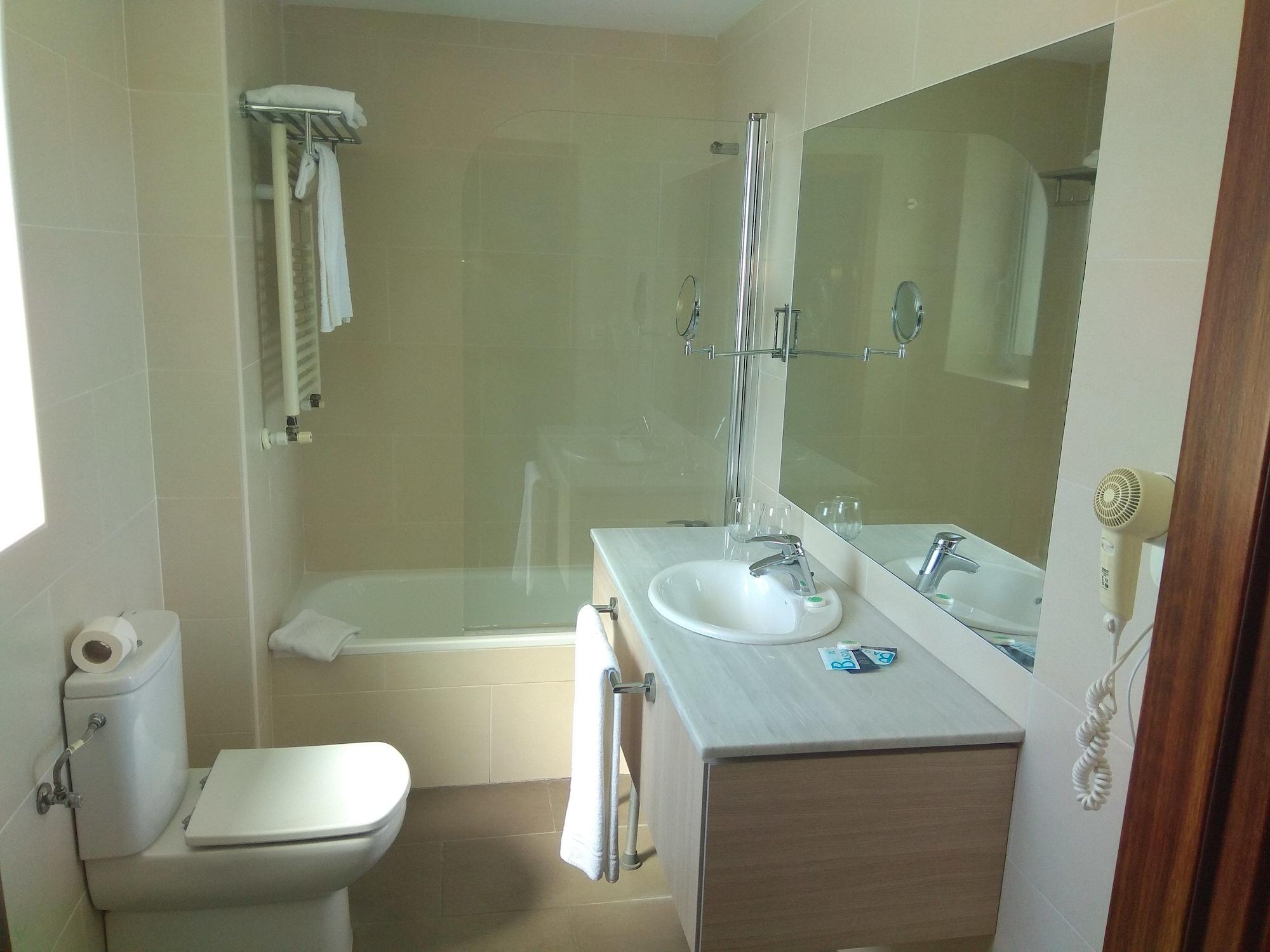 Hotel Balneario De Gravalos Luaran gambar